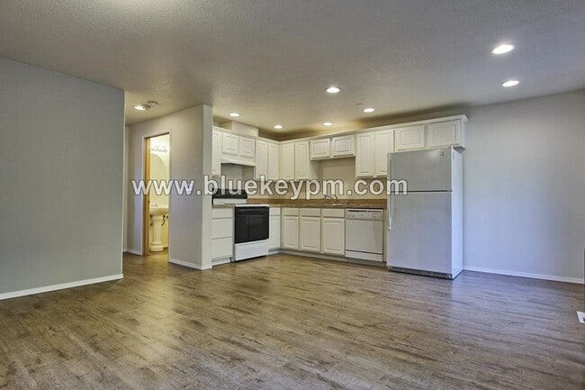 Photo - 3807 NW Fletcher Ct