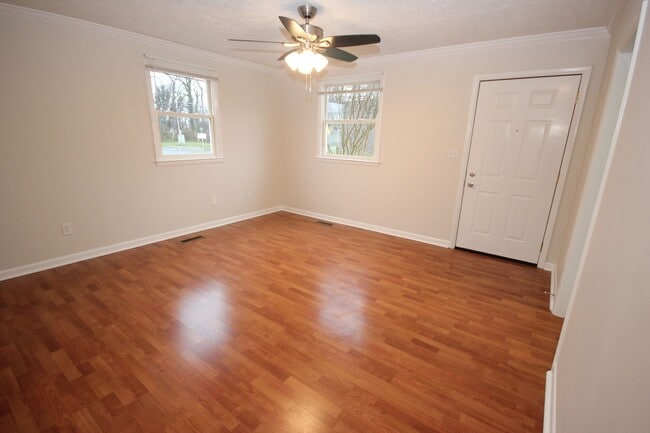 Building Photo - New Renovation 2 Bedroom, 1 Bath Single-family home