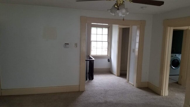 Photo - 245 1/2-242 N Spring St Unidad 2