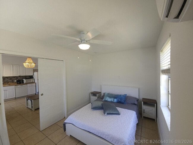 Photo - 1639 Hayes St