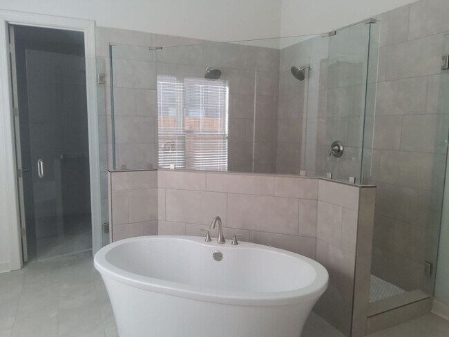 Photo - 260 Valleyview Ln