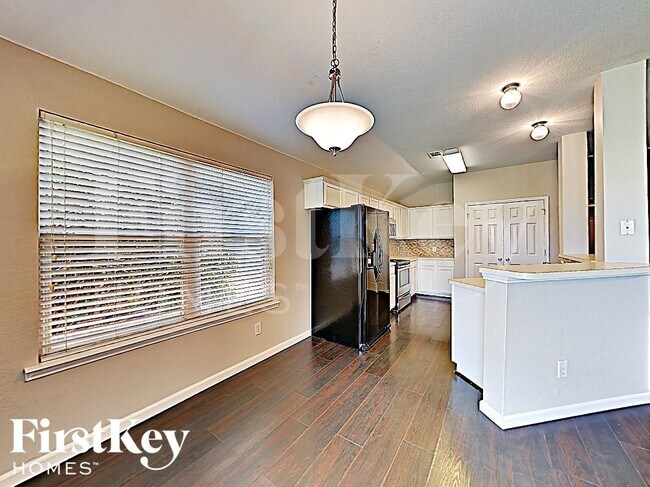 Photo - 724 Bamboo Dr