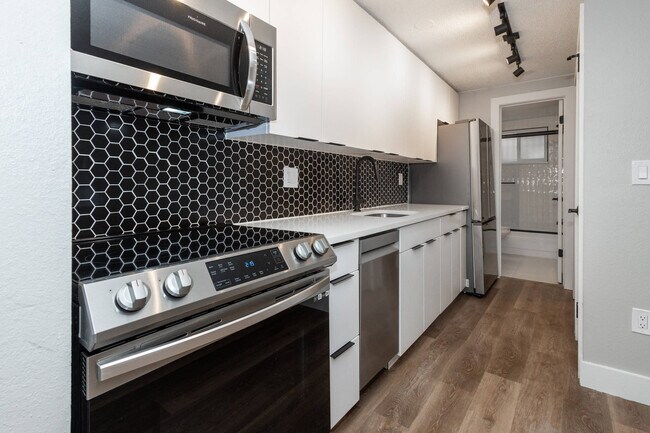 Photo - 1341 Cook