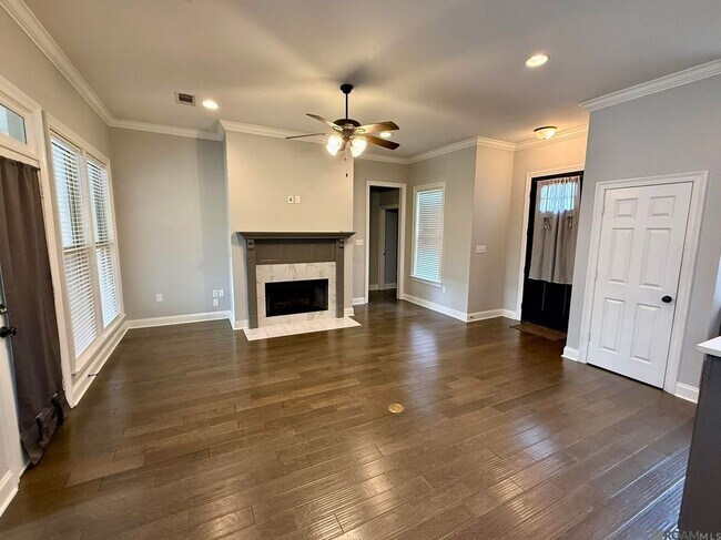 Photo - 10408 Springtree Ave