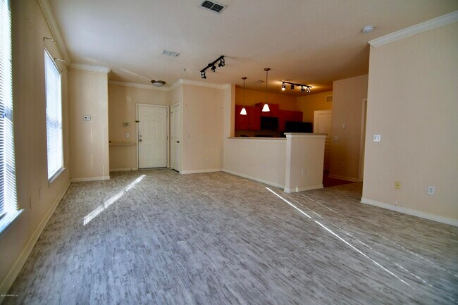 Photo - 8290 Gate Pkwy W Unit 137