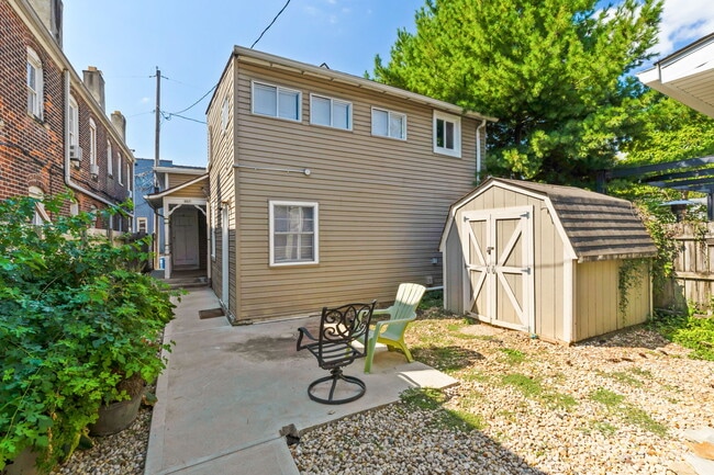 Building Photo - 957 Harrison Ave Unit A
