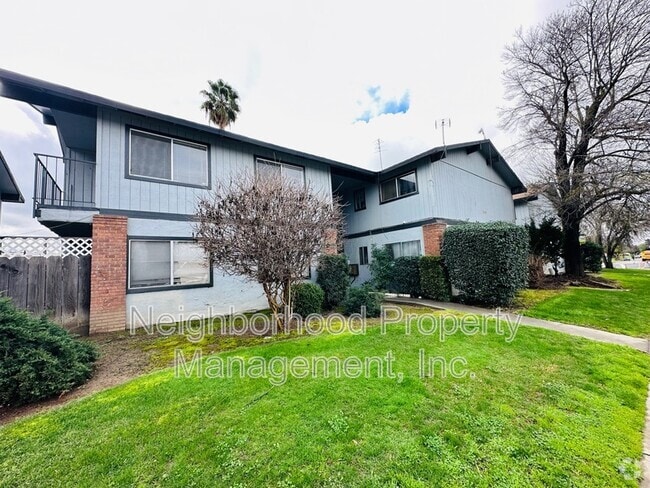 Building Photo - 2077 W Shields Ave Rental