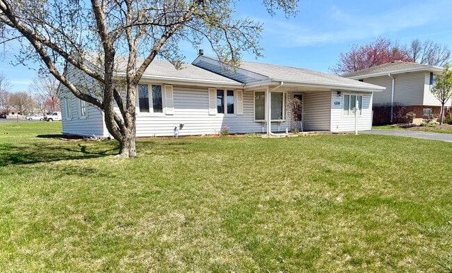 Photo - 1310 Somerset Ln