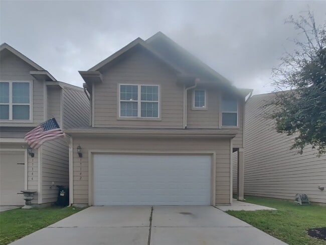 Building Photo - 17142 Common Point Dr