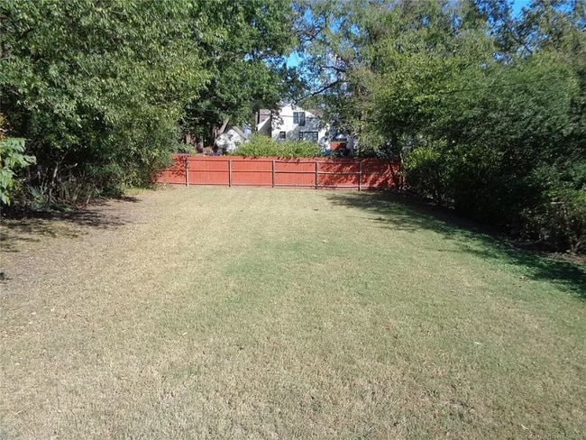 Photo - 2026 S Johnstone Ave