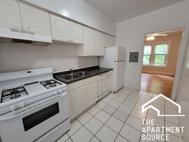 Photo - 916 Reba Pl Unit 2N