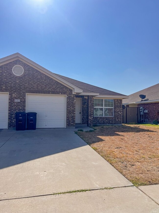 Photo - 6302 Temora Loop Unidad B