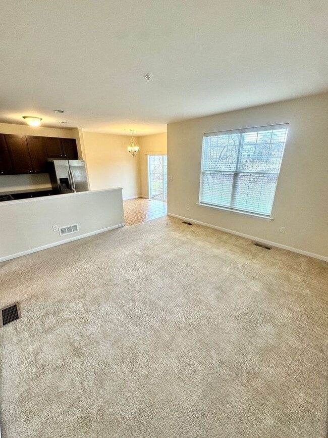 Photo - PARKLAND SCHOOLS! THREE BEDROOM TOWNHOME