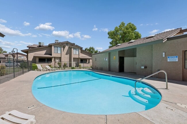 Laurelwood Oaks