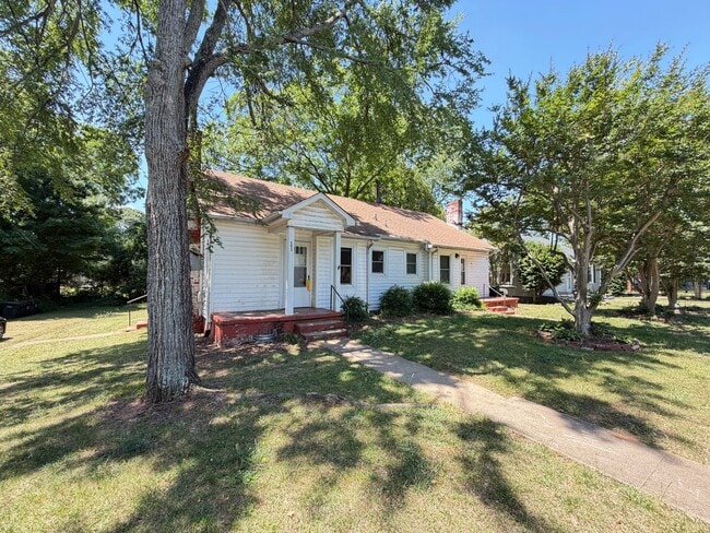 Building Photo - Cute Duplex 1 bed 1 bath unit, Close to Downtown Concord