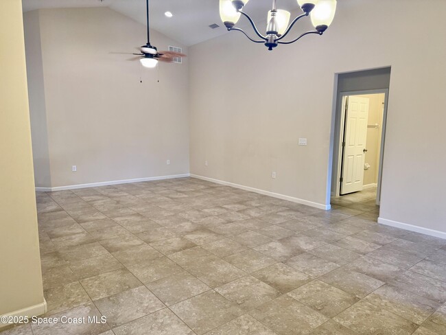 Photo - 590 Trymore Dr SE