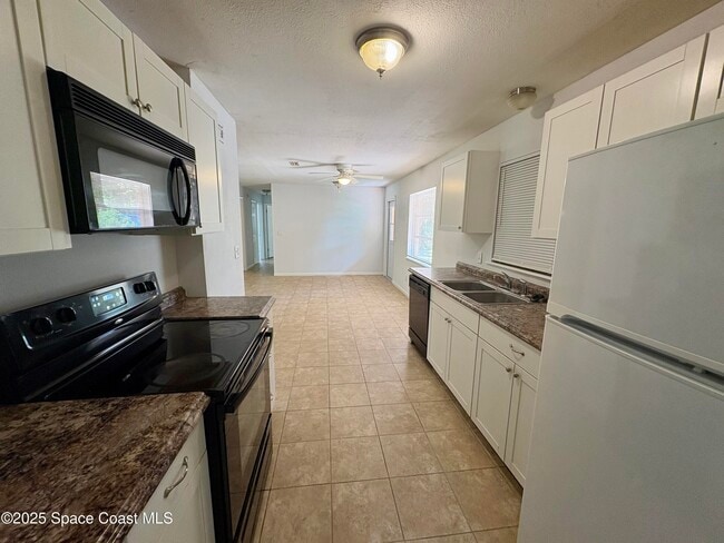 Photo - 620 Key Largo Dr S