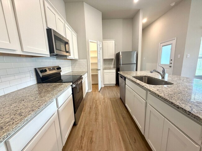 Photo - Amanda Park Duplex 3/2 off Potranco