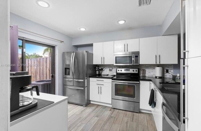 Photo - 2900 NW 69th Ct