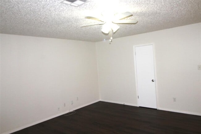 Photo - 999 N 5th St