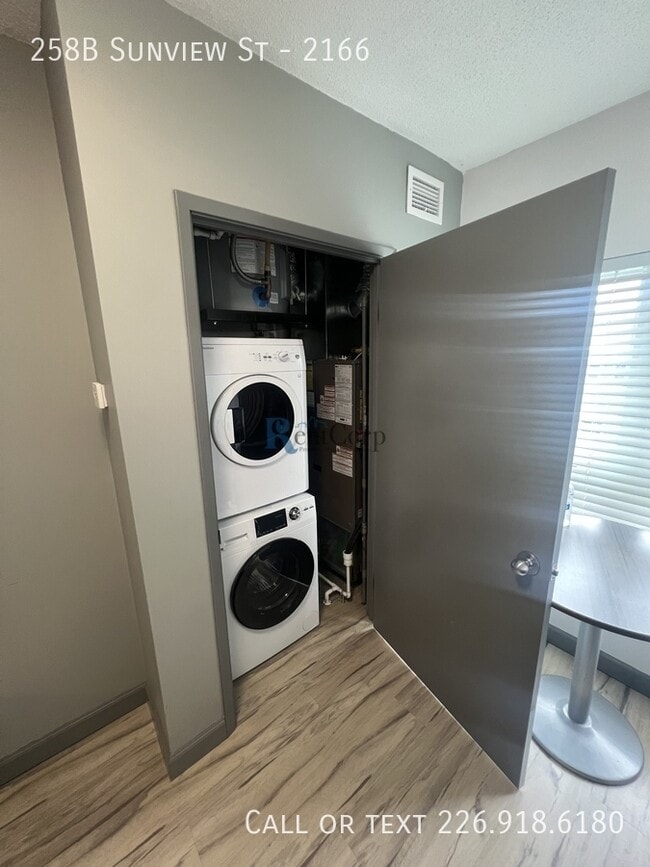 Photo - 258B Sunview St