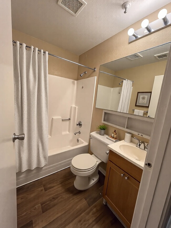 Photo - Towers on 19th