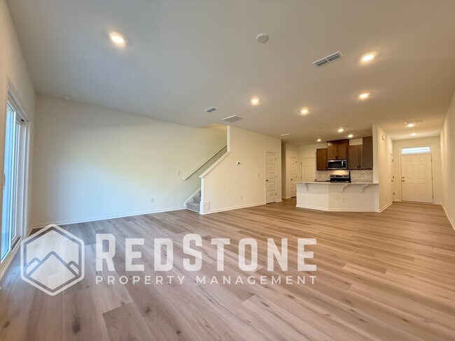 Photo - 194 Parker Ln