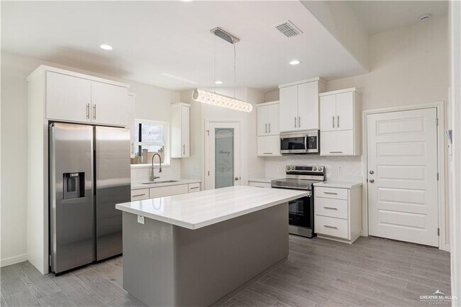 22 E Franklin Ave