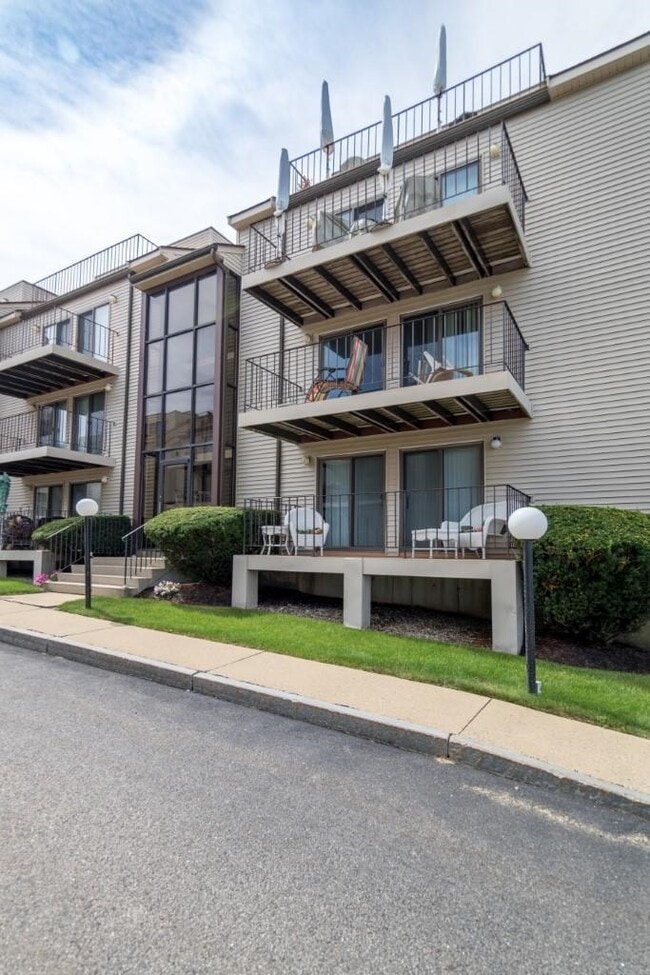 461 Ocean Blvd Unit 6A