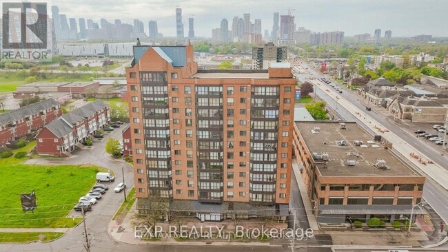 Photo - 25 Agnes St Unit 201