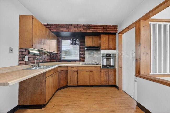 Photo - 743 Shepley Dr