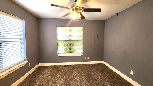 Photo - 1 Bed 1 Bath in Guernsey Park Pl Addn-steps from the Paseo District Unit 514 NW 27th St, Apt 4