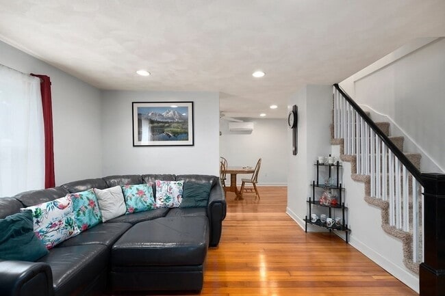 Photo - 102 Orange St