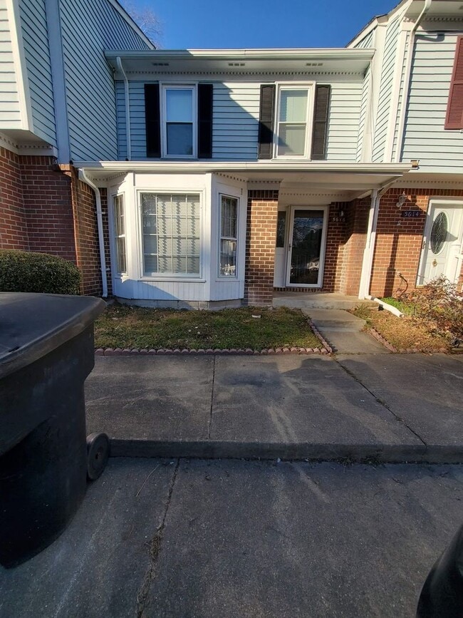 Two Bedroom Townhome in Churchland! - Two Bedroom Townhome in Churchland!