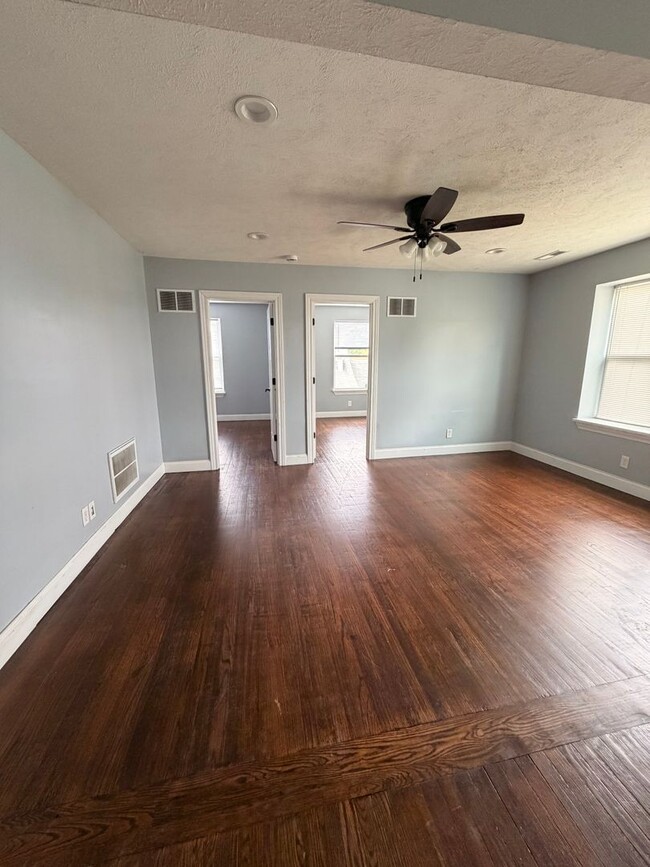 722 S Spring St Unidad 722 S Spring- 3C