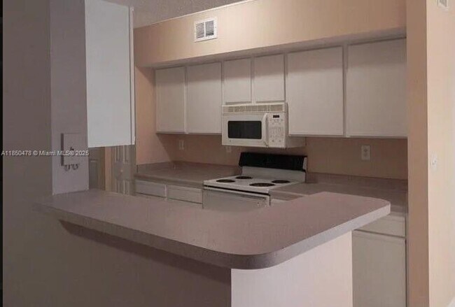 Photo - 160 SW 117th Terrace Unidad 6102