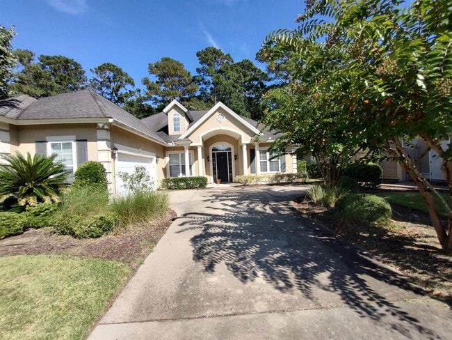 Building Photo - Hampton Hall Rental
