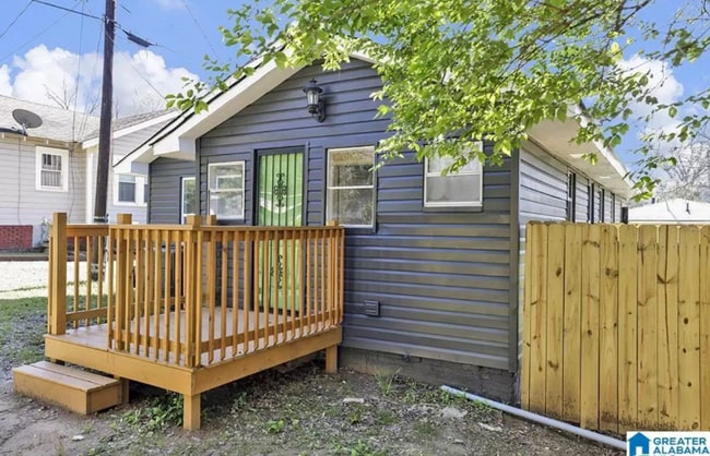 Photo - 915 9th St SW