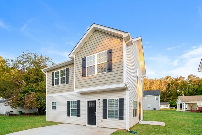 Photo - 5613 Phillips St