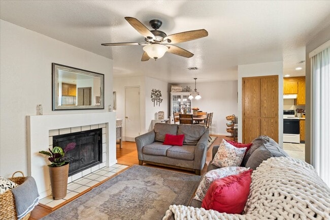 Building Photo - 1581 W Swain Rd Unit 1581 W Swain Rd