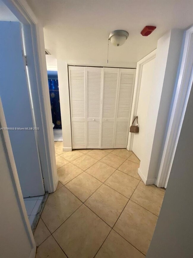 Photo - 310 Fontainebleau Blvd Unidad 506