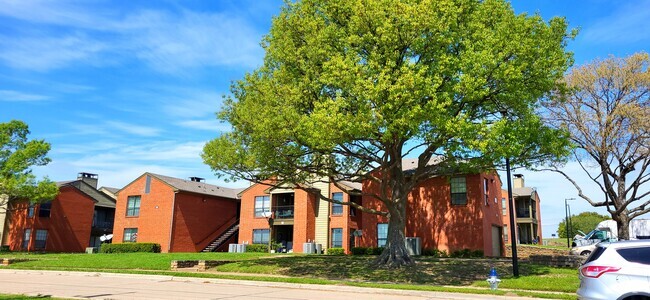 Building Photo - 5909 Lake Hubbard Pkwy Unit 113 Rental