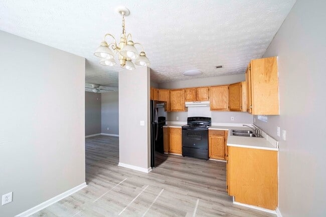 Photo - 2025 Shepherd Dr