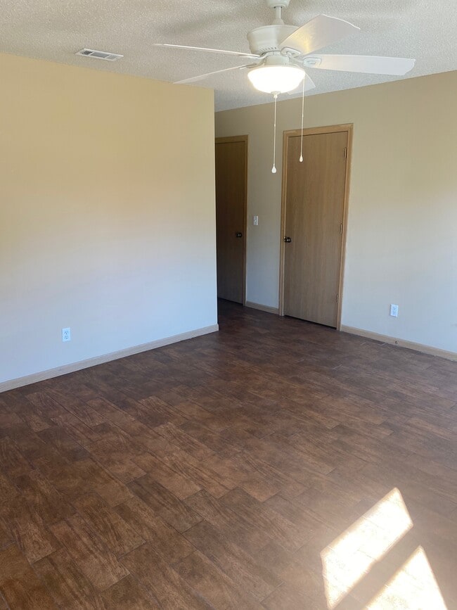 Photo - 730 N Daisy Ln