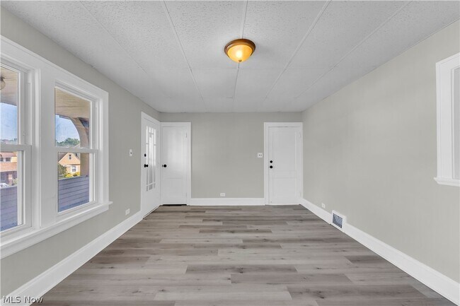 Photo - 2133 W 98th St Unidad 4
