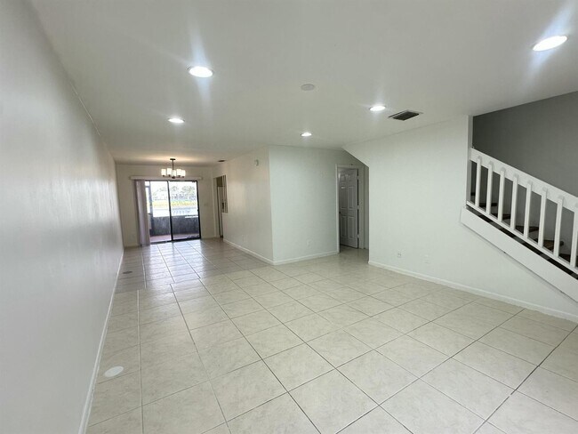 Photo - 2404 Seaside Dr