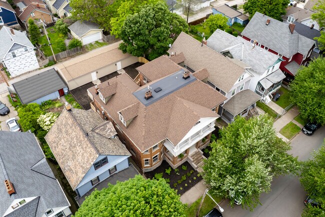 Photo - 1854 W 48th St Unidad A