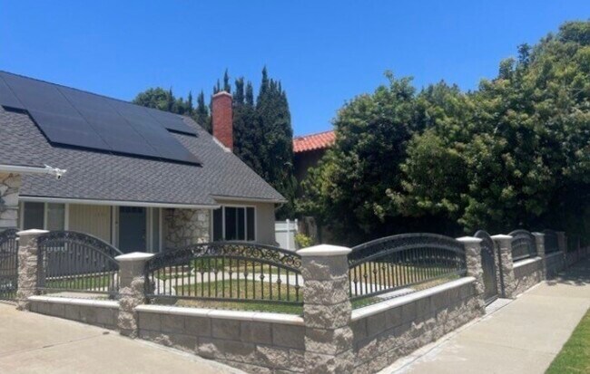 Photo - 1331 Sao Paulo Ave