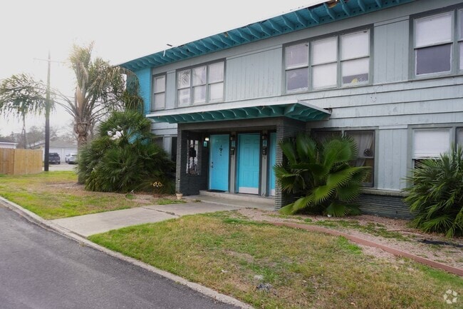 Building Photo - 3120 Santa Fe St Rental
