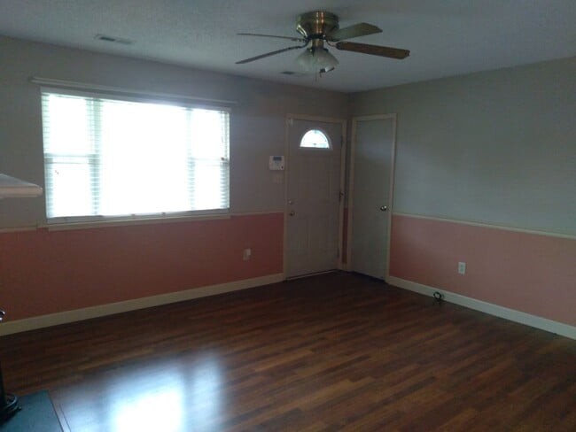 Photo - 307 Kyle Dr